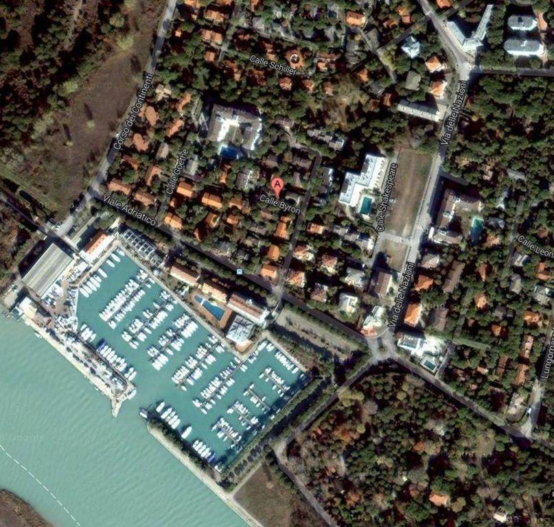 Lignano Exclusive With Pool Apartment Линяно Сабиадоро Екстериор снимка
